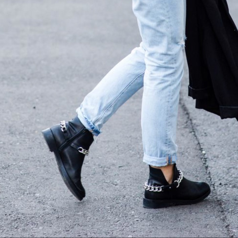 Zara Chain Leather Boots